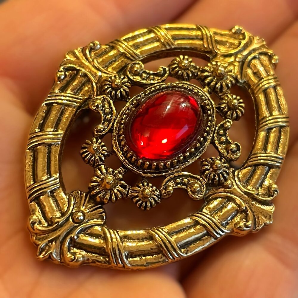Vintage Gold Tone Signed Art by ART PEPPER Red Glass Crystal Brooch Pin Clip